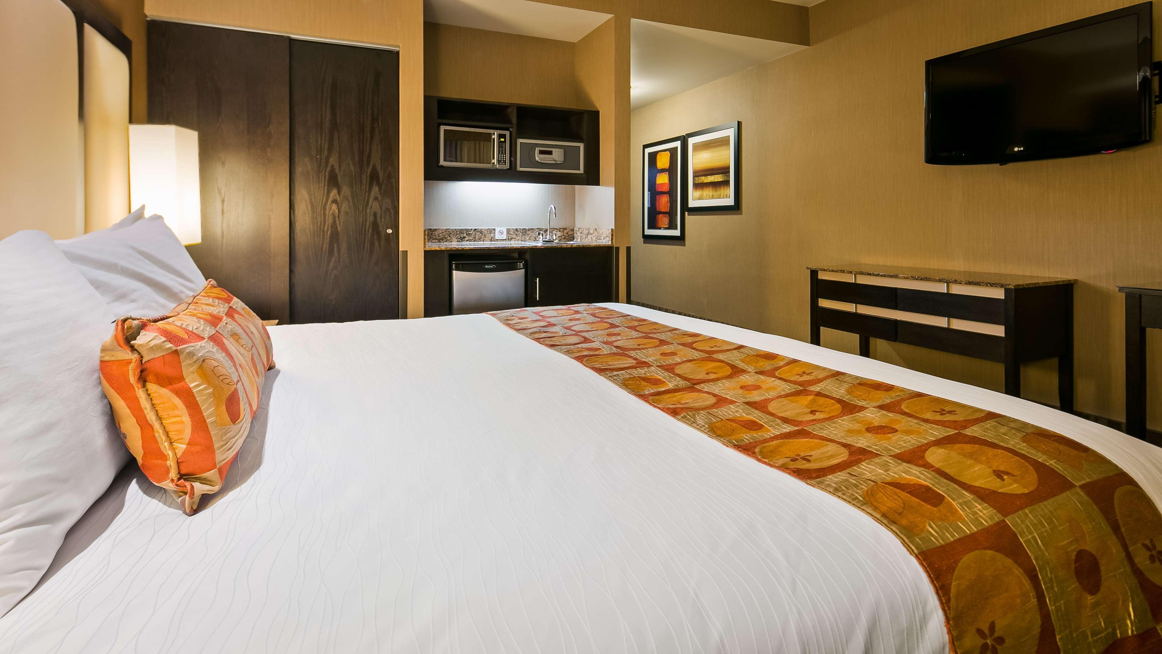 Western Premier Freeport Airport 4*