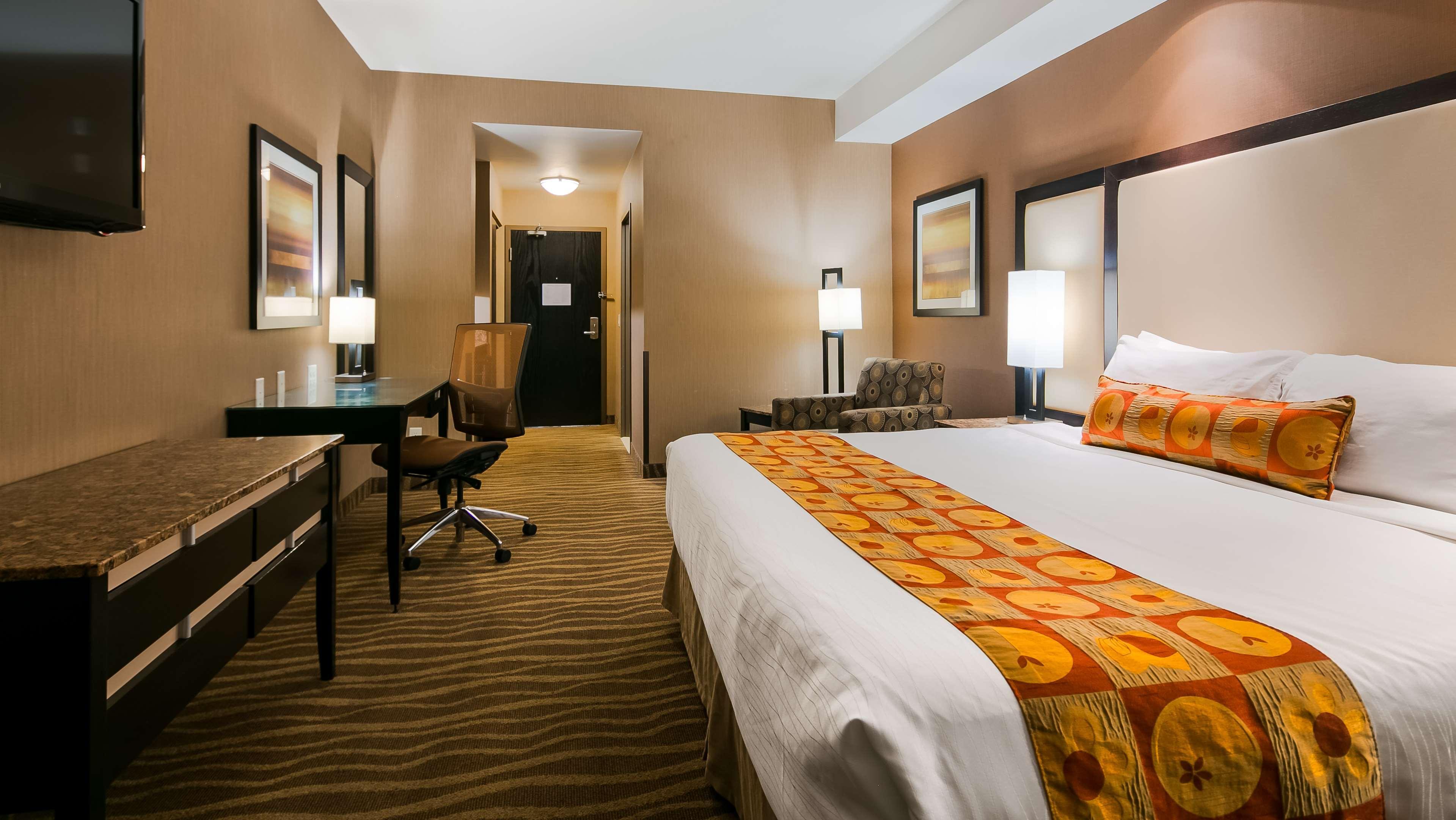 Hotel Western Premier Freeport Airport