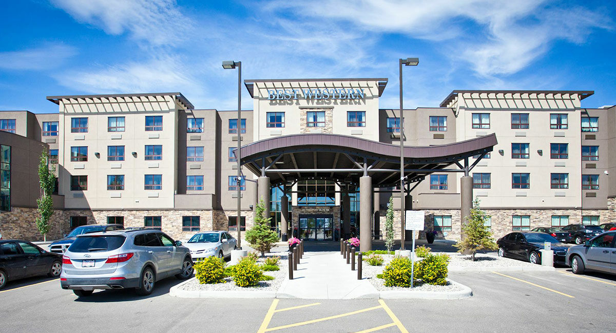 Western Premier Freeport Airport Hotel
